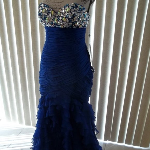 *FINAL PRICE* Stunning Blue Strapless Embellished Formal Gown 8 - Picture 1 of 8
